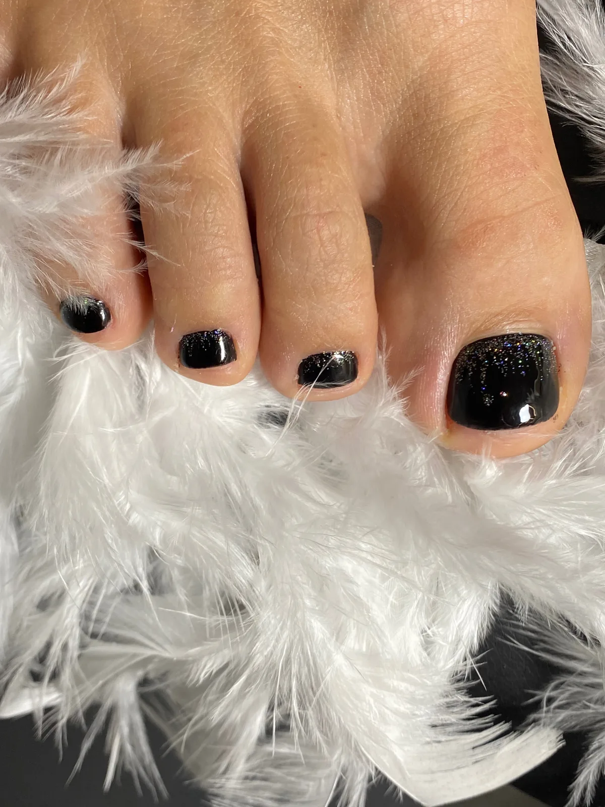 Pedicure hybrydowy wykonany w Estetica
